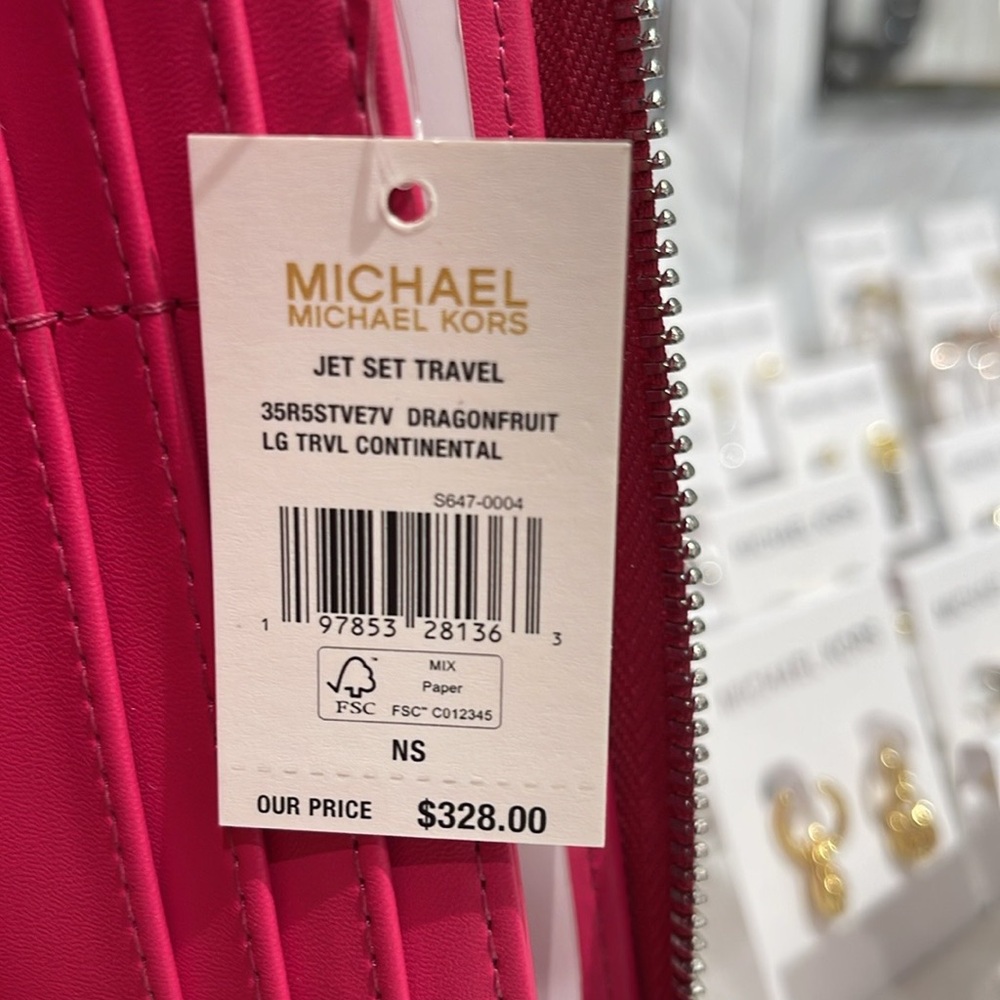 MICHAEL KORS
Continental Wristlet Phone Case Wallet
Dragonfruit
NWT - Picture 11 of 16